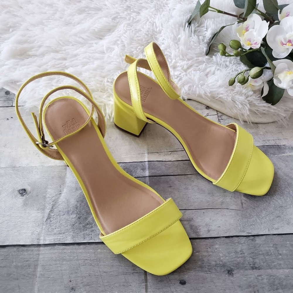 Wild fable yellow faux leather heel